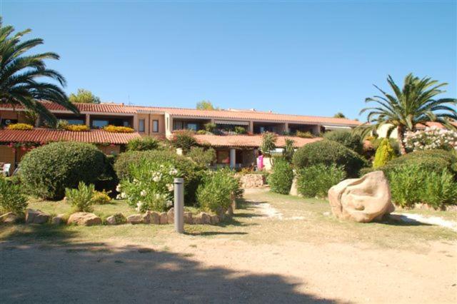 Residence Porto Coda Cavallo Сан-Теодоро Экстерьер фото