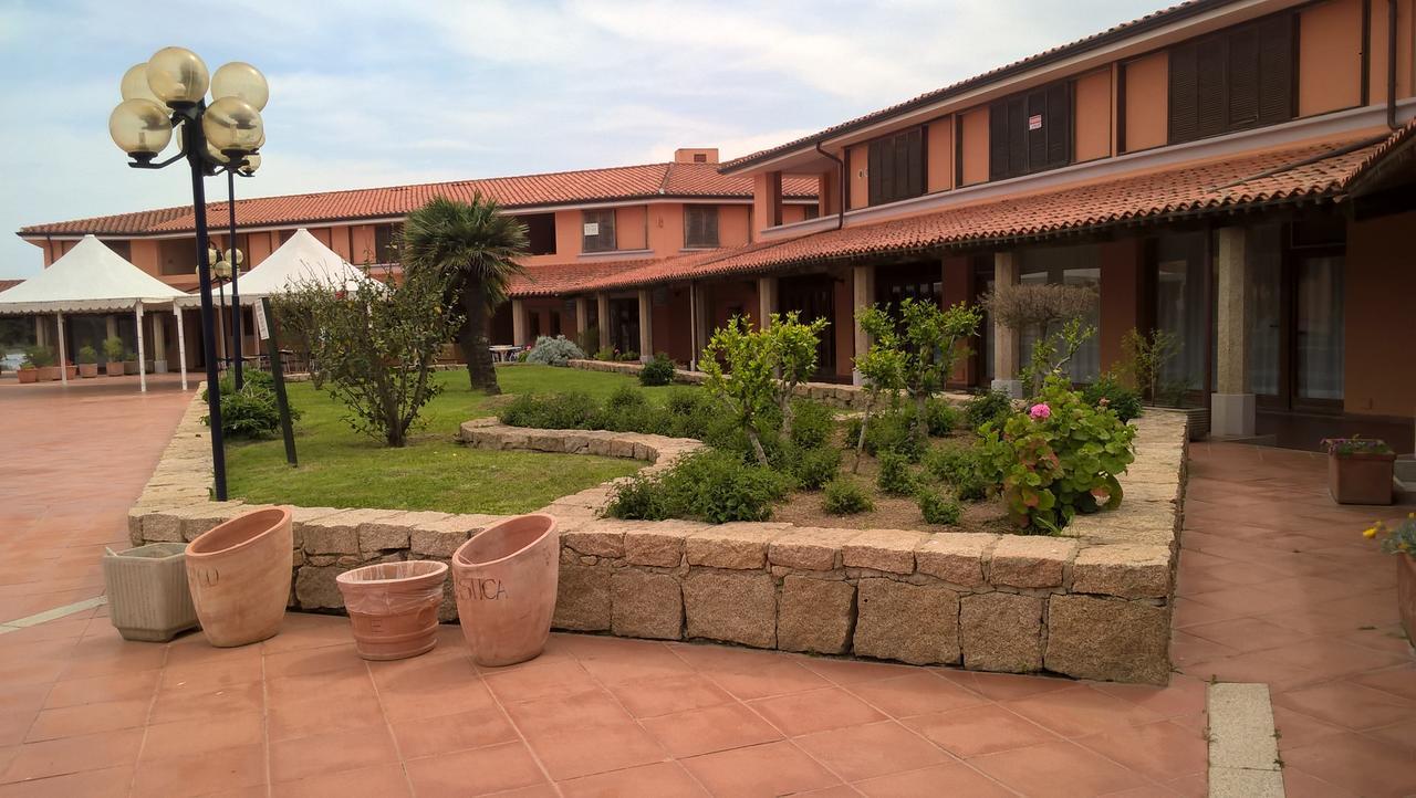 Residence Porto Coda Cavallo Сан-Теодоро Экстерьер фото